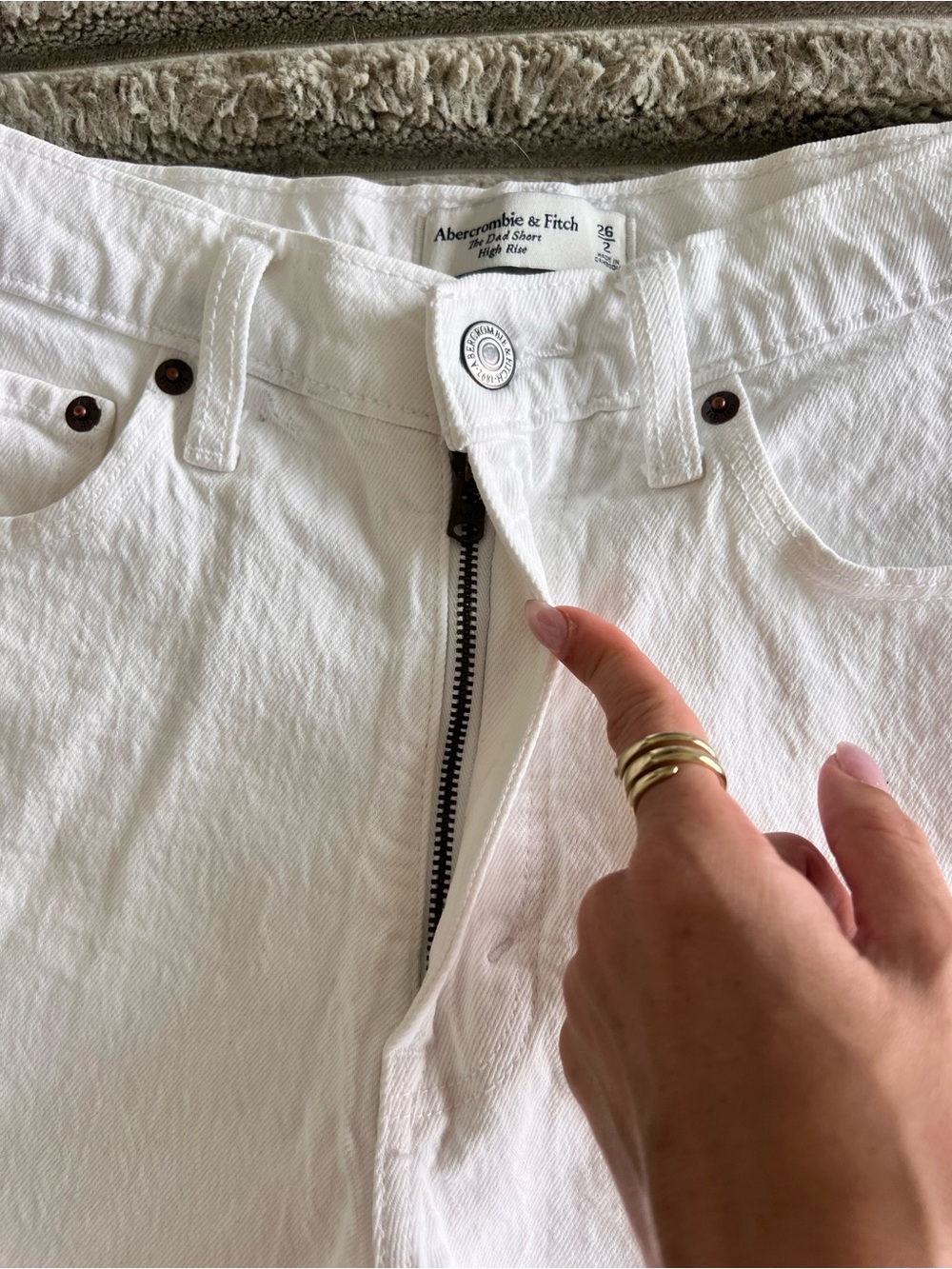Abercrombie & Fitch Curve Love The Dad Short High Rise White Size 26/2 - Picture 5 of 7